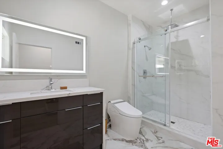 upper hall bathroom