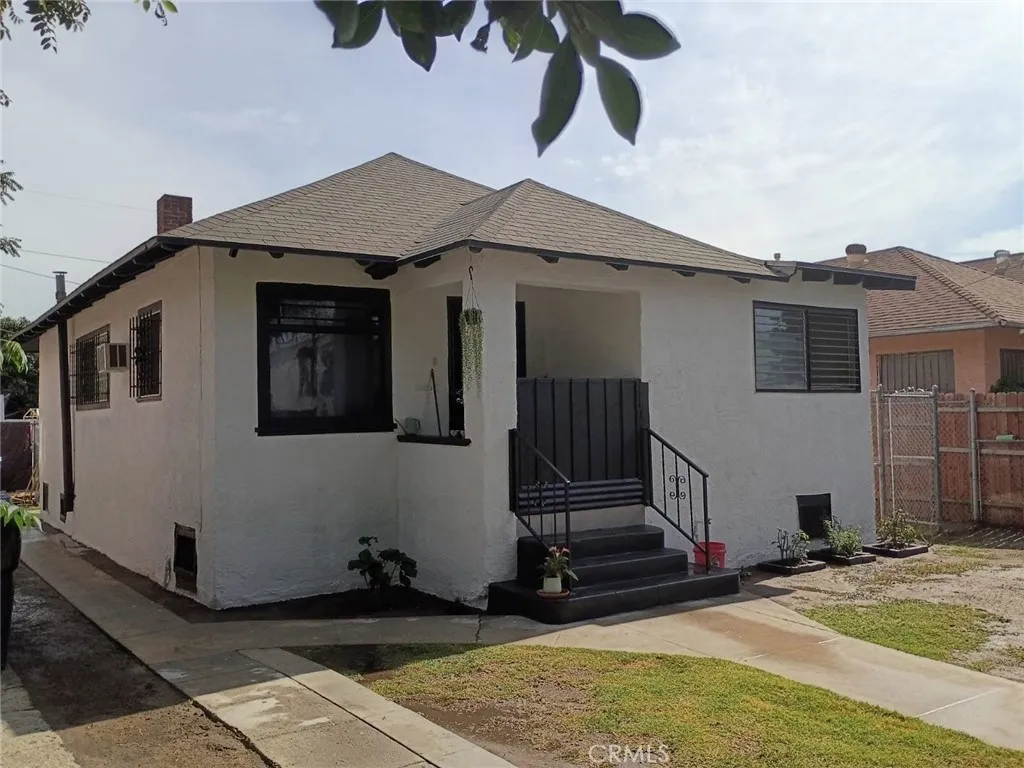 1580 E 45th St