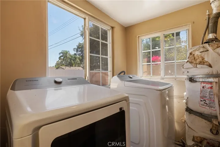 separate outdoor laundry room