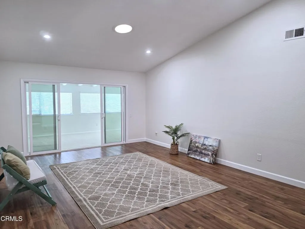 42033 Village 42, Camarillo, California 93012 — photo 5