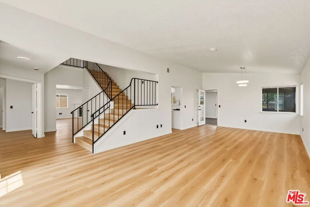 17590 El Cajon Drive, Hesperia, California 92345 — photo 4