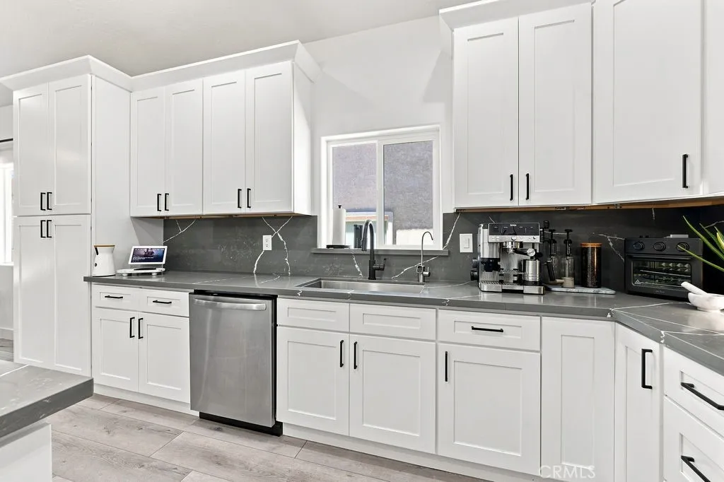 13280 Palos Grande, Victorville, California 92395 — photo 5