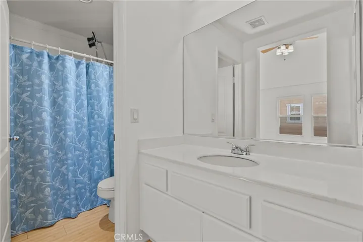 Full bathroom attache to 4th bedroom/ office/ bonus room.