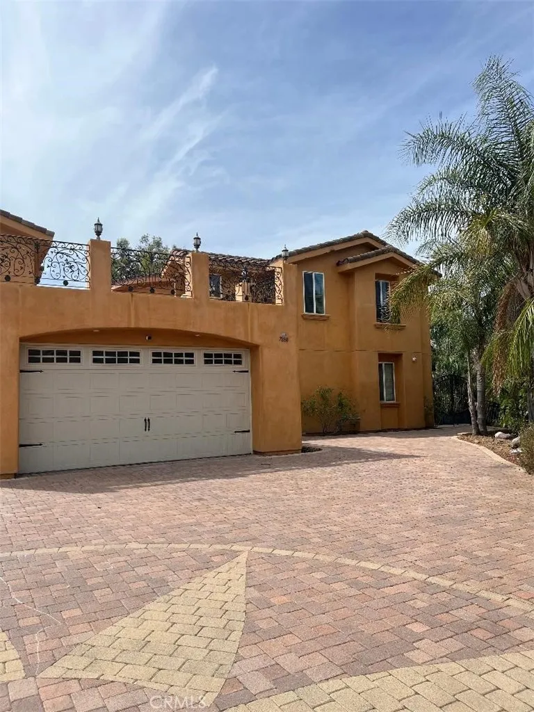 7880 E Autry Dr