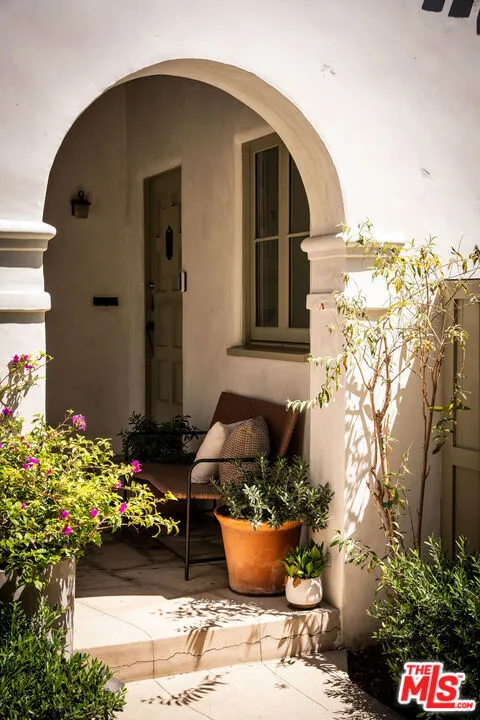 1654 Stearns Drive, Los Angeles, California 90035 — photo 4