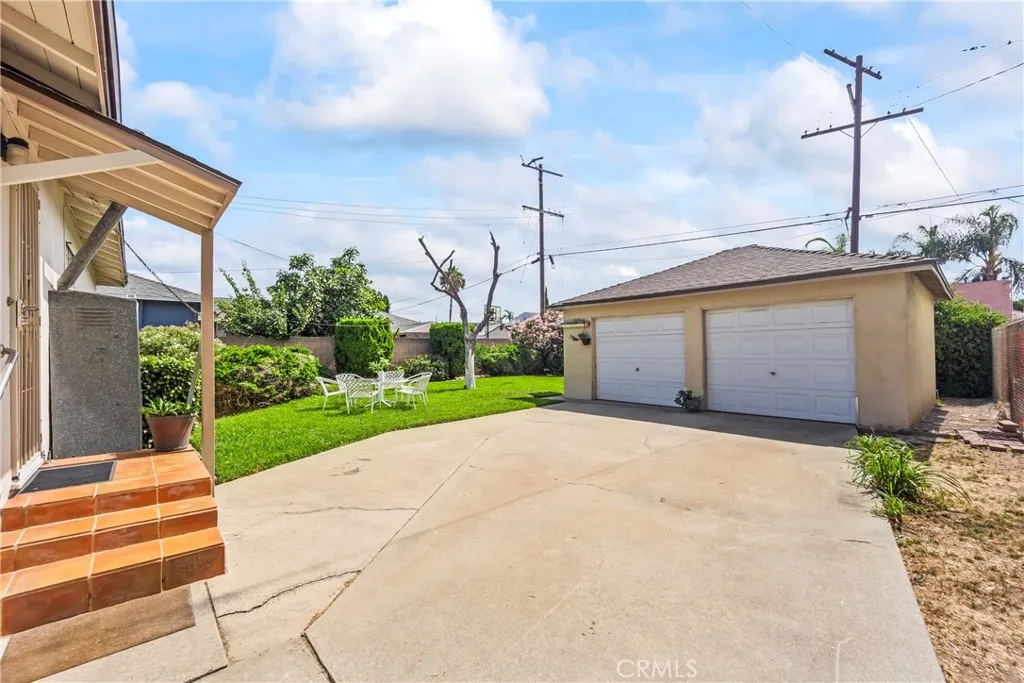 1024 Leonard Avenue, Los Angeles, California 90022 — photo 5
