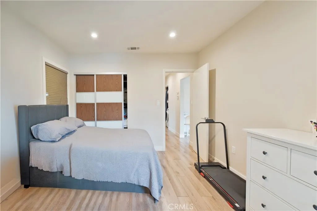 441 S Main, Burbank, California 91506 — photo 4