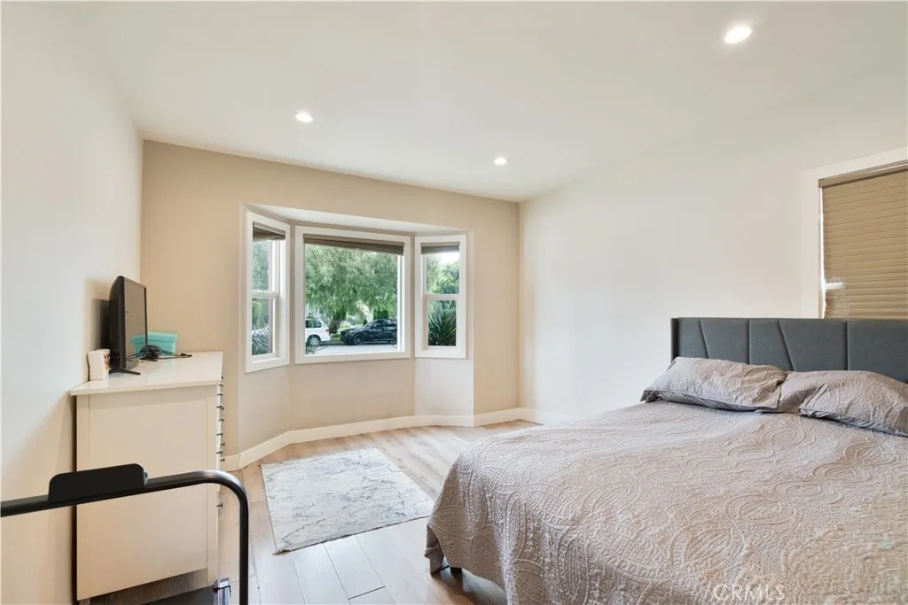 441 S Main, Burbank, California 91506 — photo 5