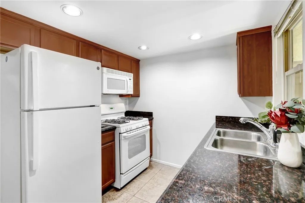 1118 W Blaine 202, Riverside, California 92507 — photo 5