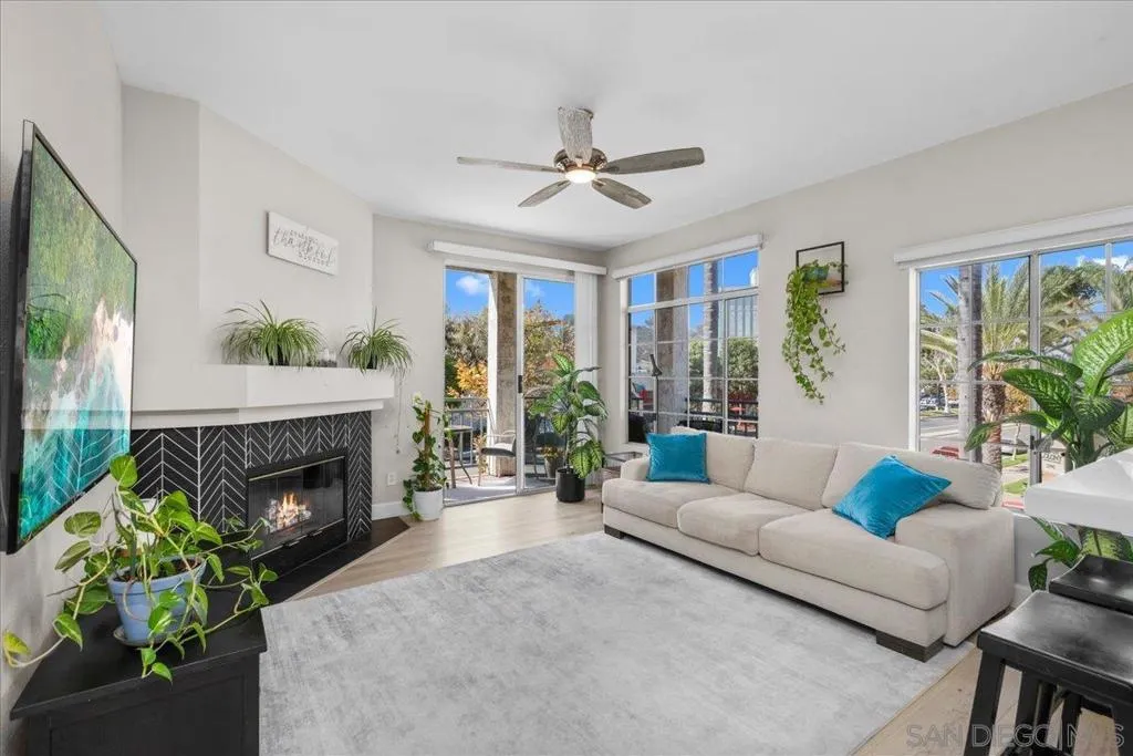 2150 Camino De La Reina 4204