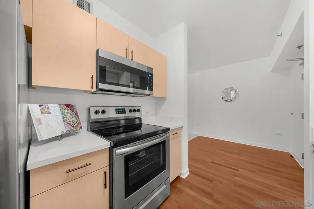 425 W Beech 327, San Diego, California 92101 — photo 5