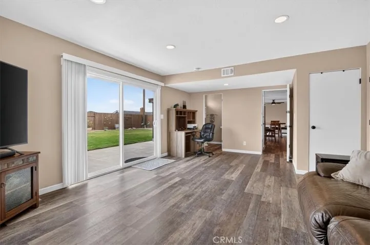 Living room/Den