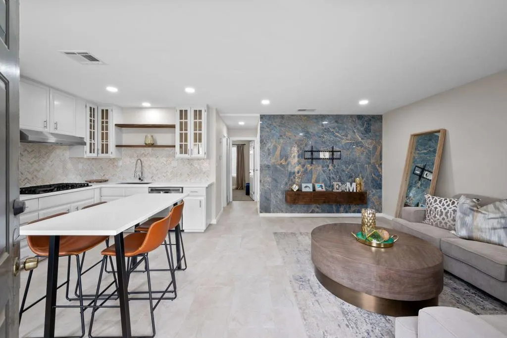 82567 Ave