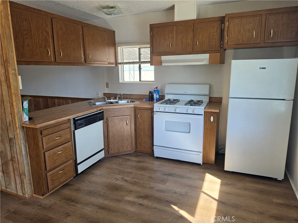 706 Montara 165, Barstow, California 92311 — photo 5