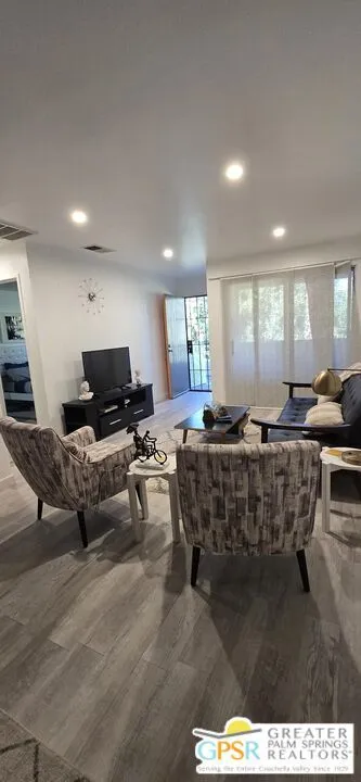 2825 N Los Felices Road 213, Palm Springs, California 92262 — photo 4