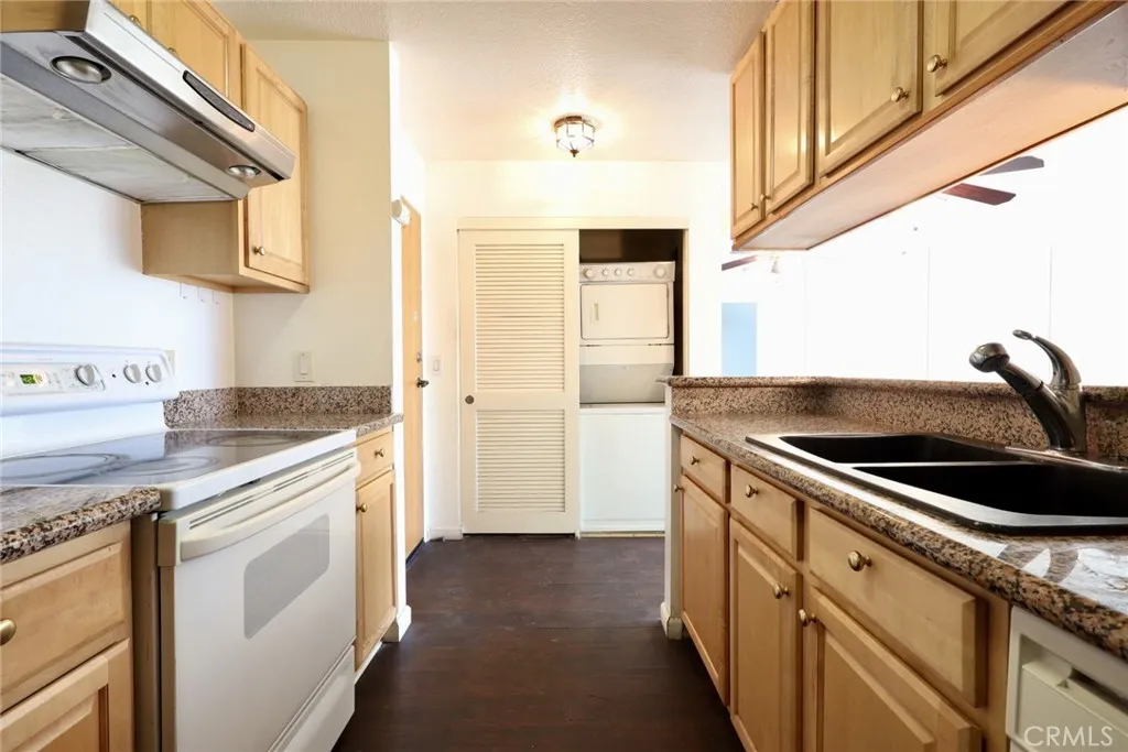 11410 Dolan Avenue 340, Downey, California 90241 — photo 5