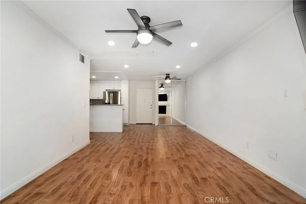 5525 Canoga Avenue 124, Woodland Hills, California 91367 — photo 5
