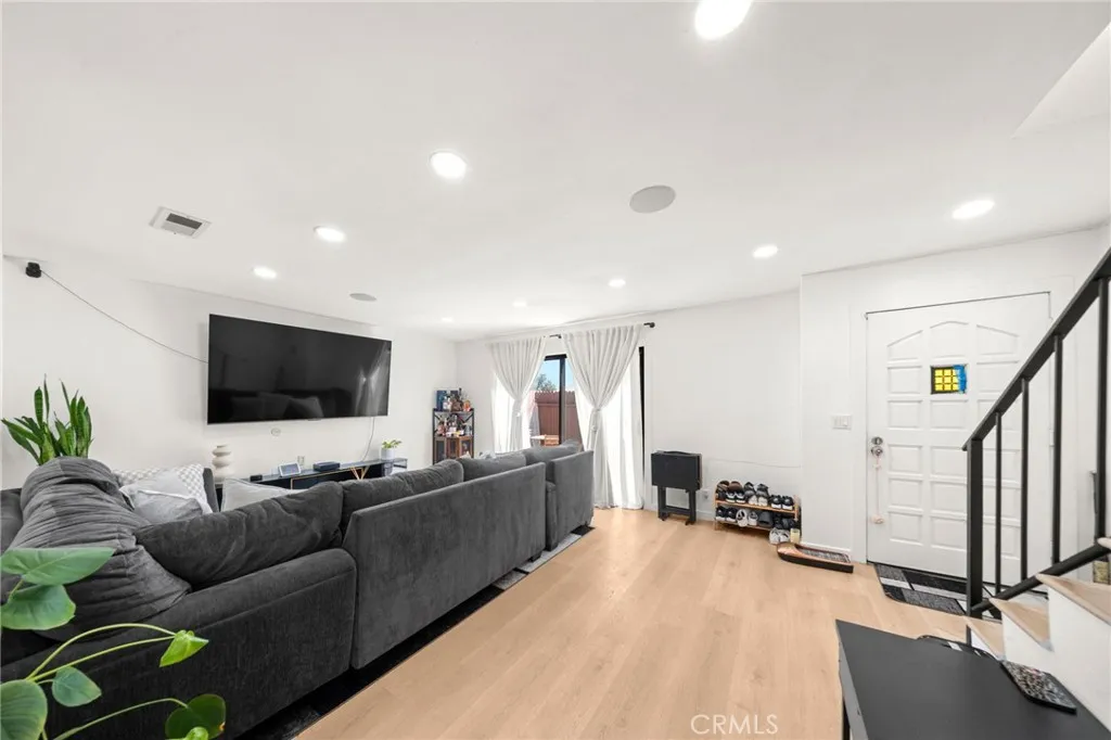 2729 Central Ave