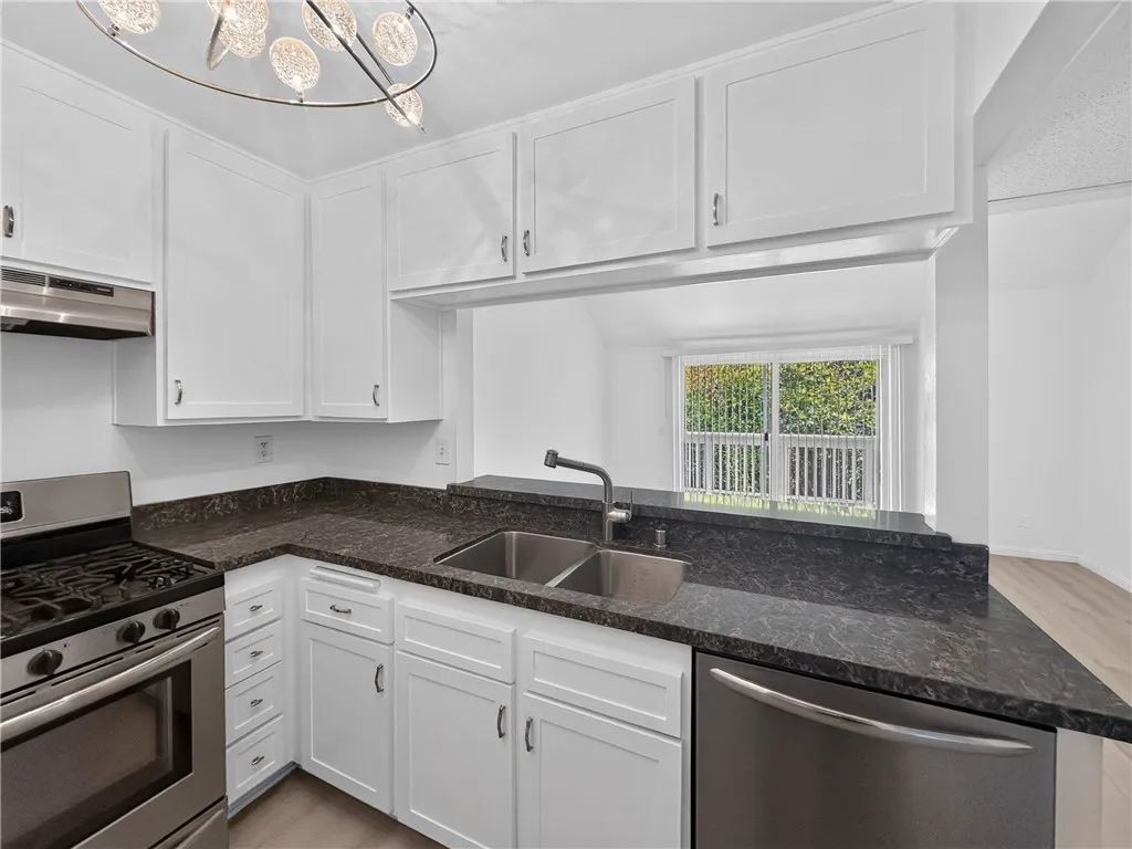 7131 Farralone 46, Canoga Park, California 91303 — photo 5