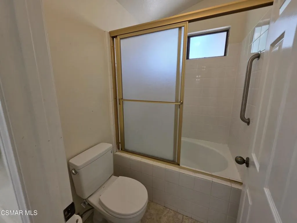 Primary Bathtub/shower