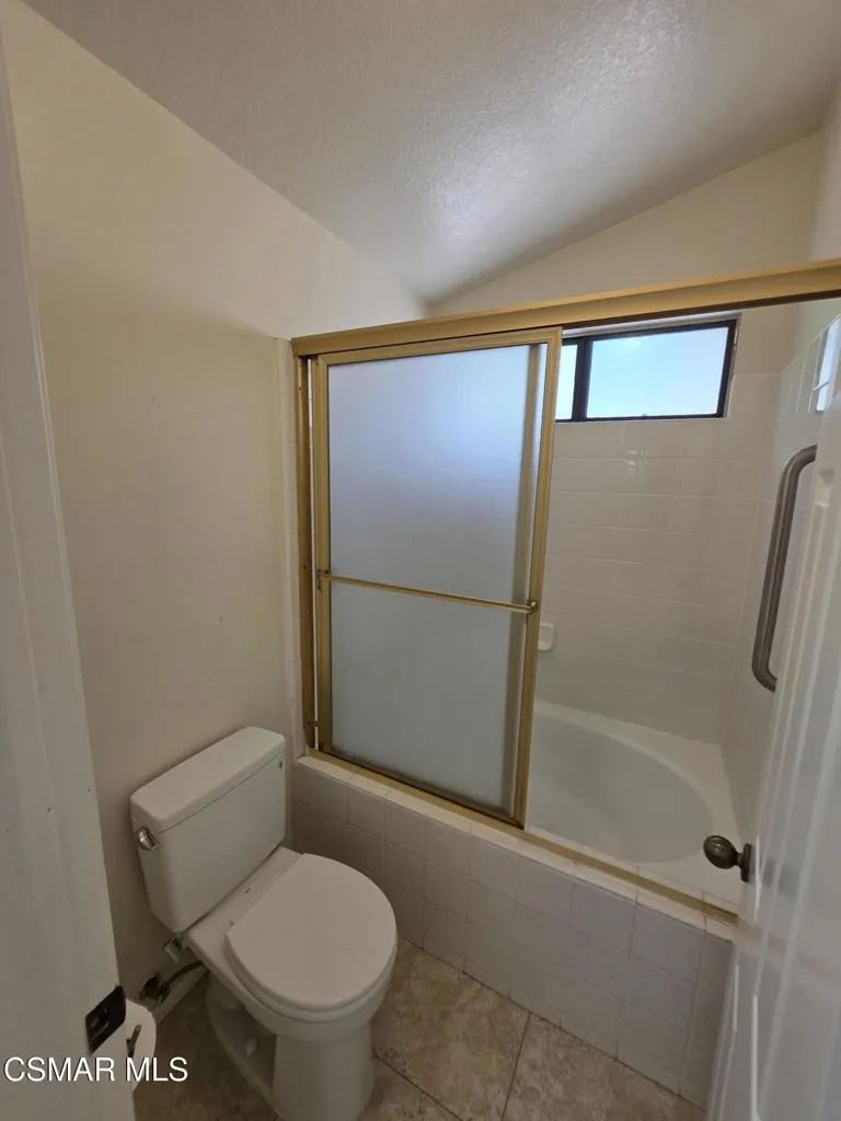 Primary Bathtub/shower