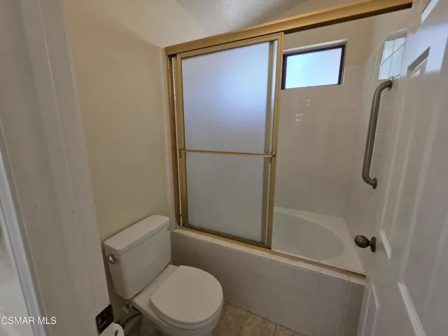 Primary Bathtub/shower