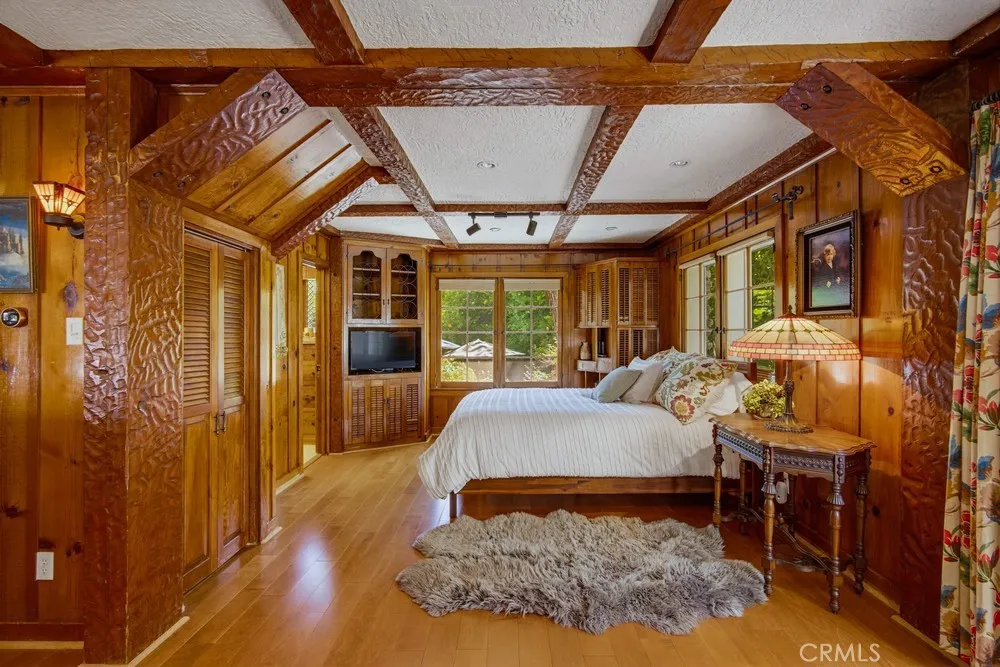 Additional Bed Space off Living Room