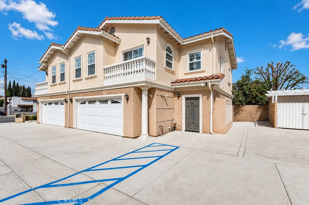 7592 Artesia
