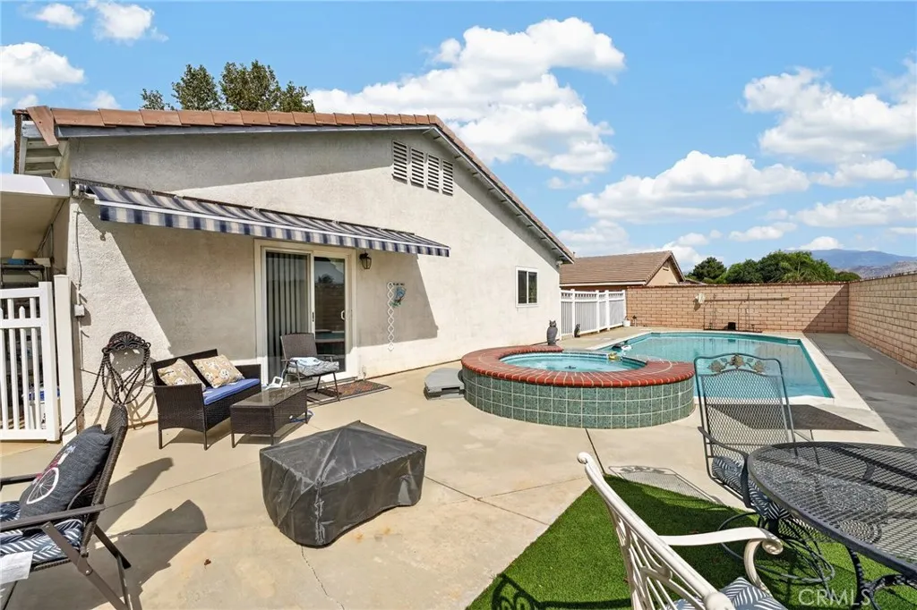 Backyard (Turf)