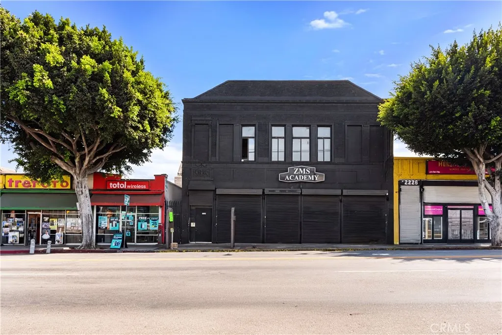 2228 E Cesar E Chavez