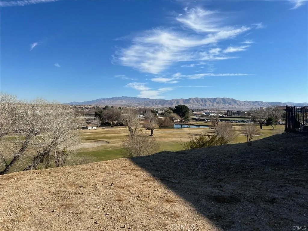 18257 Deauville Drive, Victorville, California 92395 — photo 4