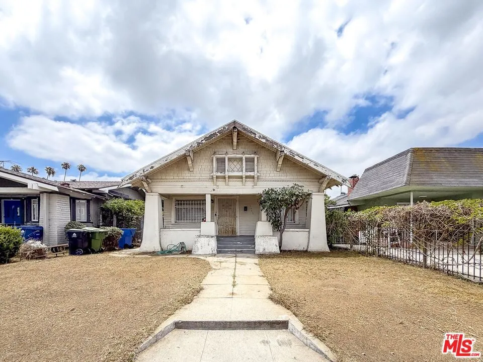 2380 W 30th St
