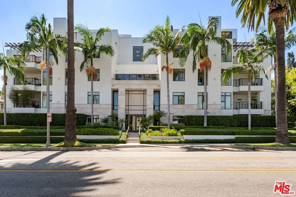 447 N Doheny Dr