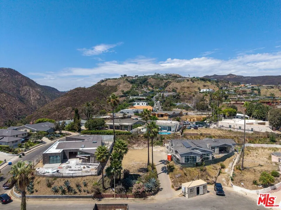 16915 Enchanted Place, Los Angeles, California 90272 — photo 5