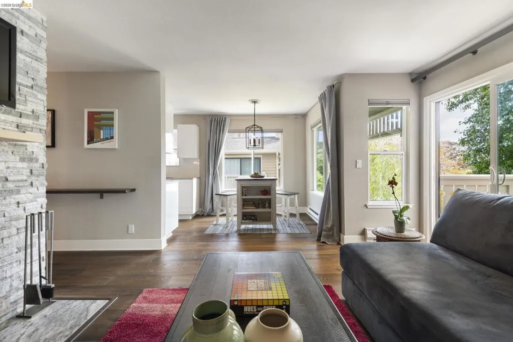 122 Lakeshore Ct, Richmond, California 94804 — photo 5