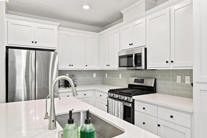 59 Autumn Ln, Pittsburg, California 94565 — photo 4