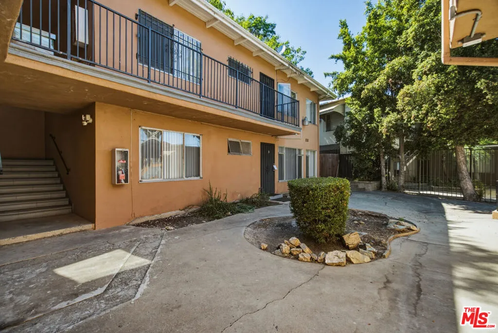 3815 Don Tomaso Drive, Los Angeles, California 90008 — photo 5