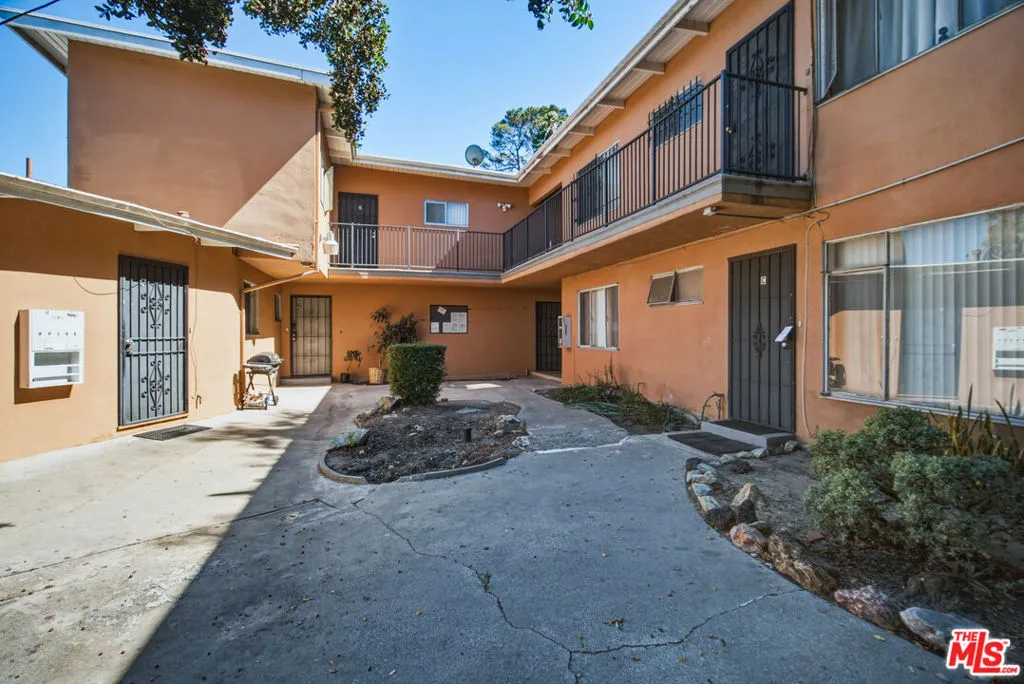 3815 Don Tomaso Drive, Los Angeles, California 90008 — photo 4