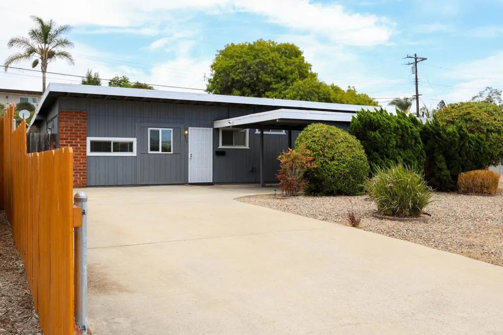 977 Cuyamaca Ave