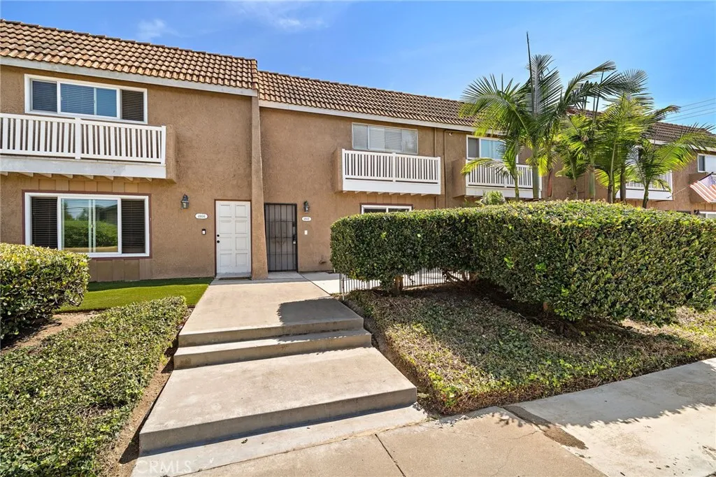 4902 Pearce