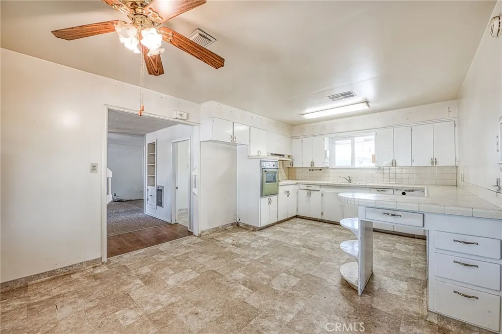 9728 S Zumwalt, Reedley, California 93654 — photo 5
