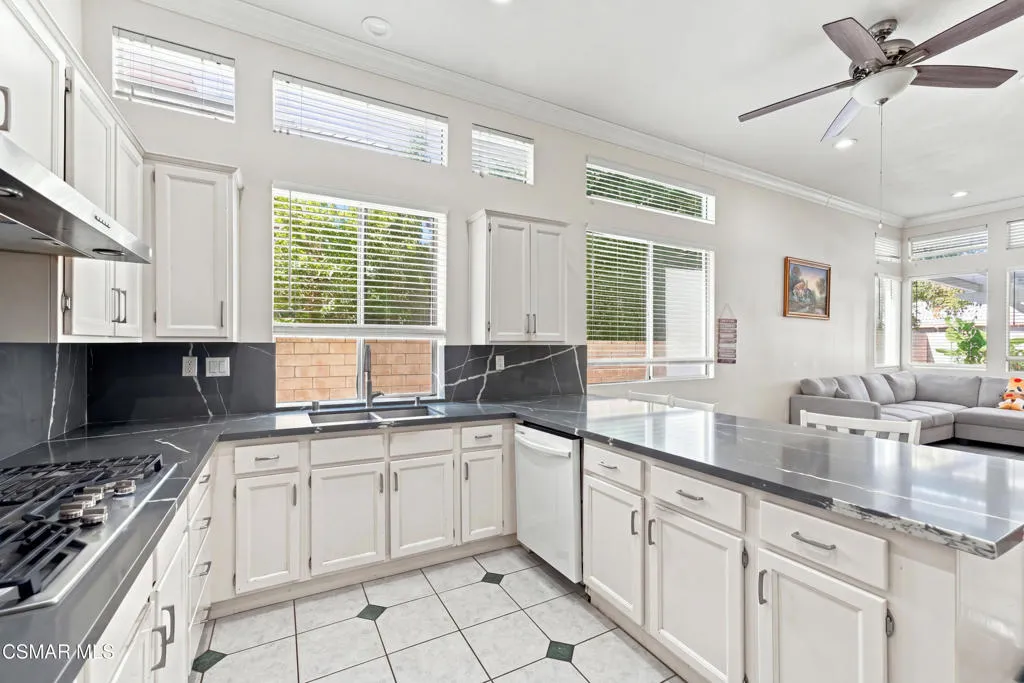 2809CimmaronAve-9