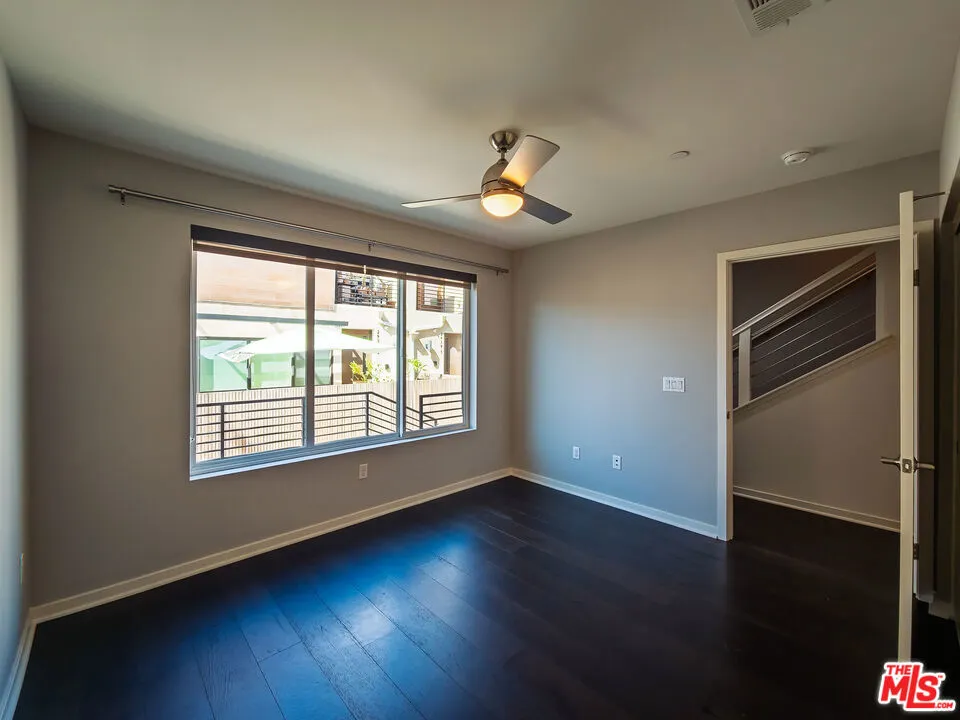 2926 Rowena Avenue 2, Los Angeles, California 90039 — photo 5
