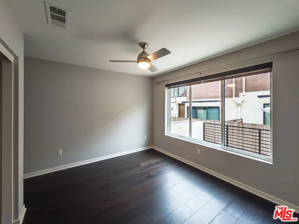 2926 Rowena Avenue 2, Los Angeles, California 90039 — photo 4