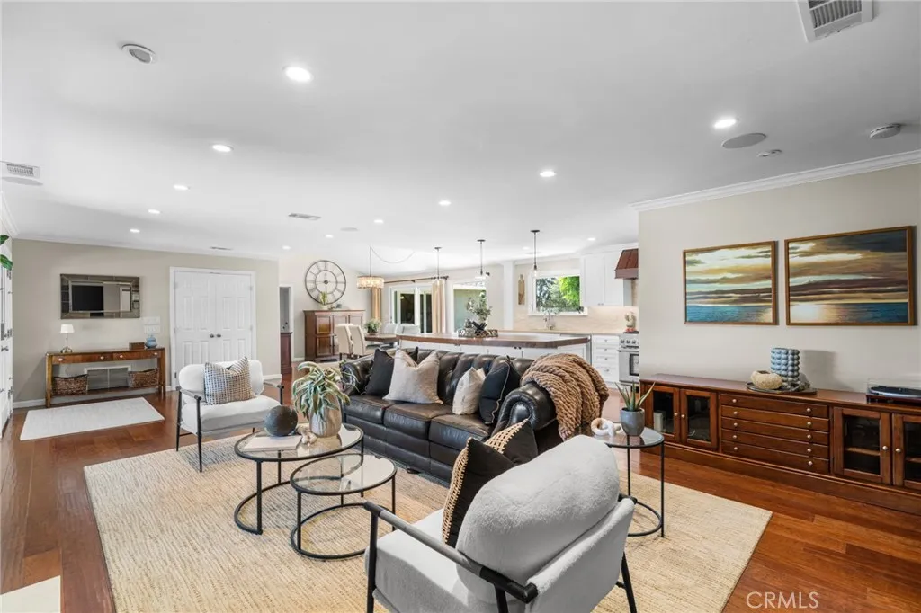 Open concept perfect for gatherings