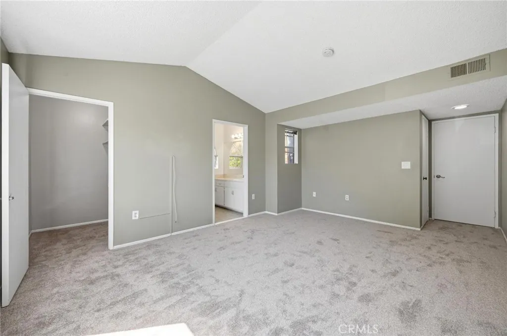 14380 Foothill Blvd 1, Los Angeles, California 91342 — photo 4