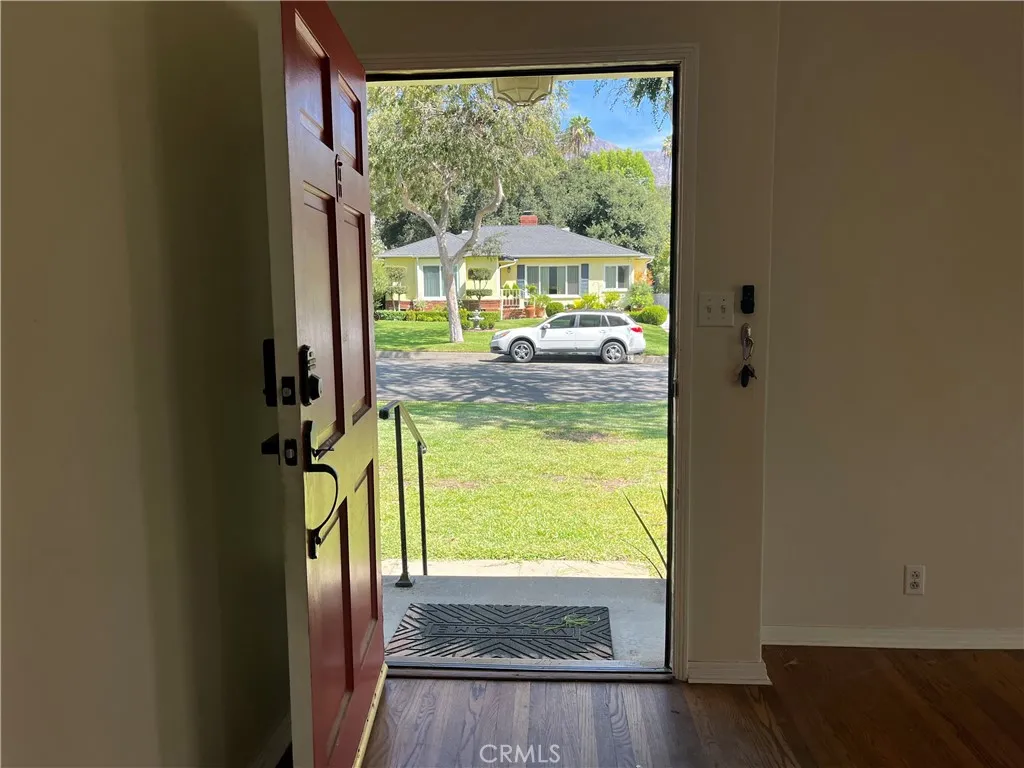2440 Queensberry Road, Pasadena, California 91104 — photo 5
