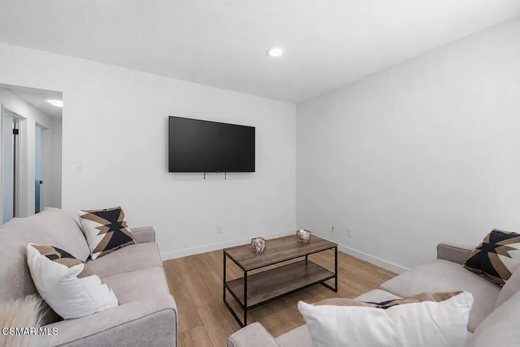 1634 Arcane St. Simi Valley 93065