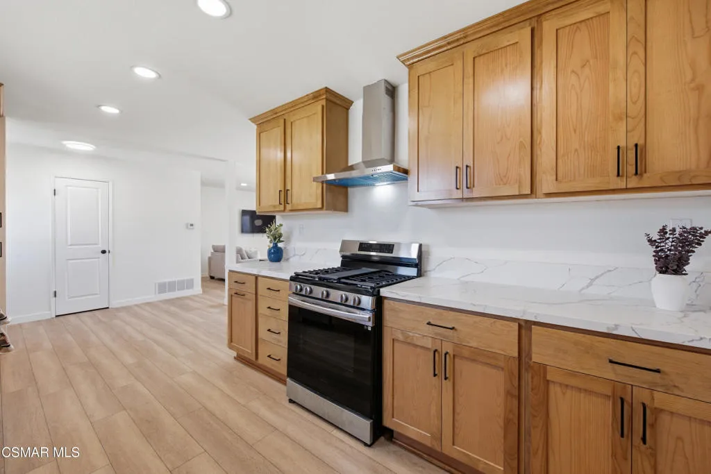 1634 Arcane St. Simi Valley 93065