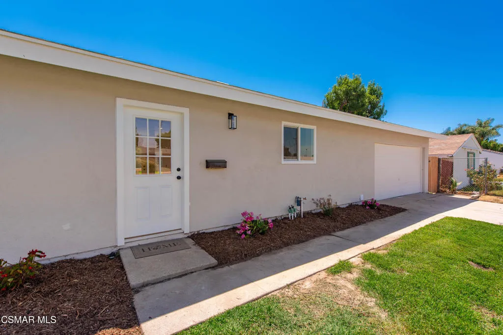 1634 Arcane St. Simi Valley 93065